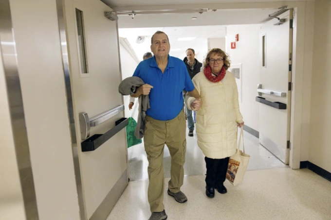 Kỷ lục sống hơn 6 tháng sau ghép thận lợn biến đổi gene