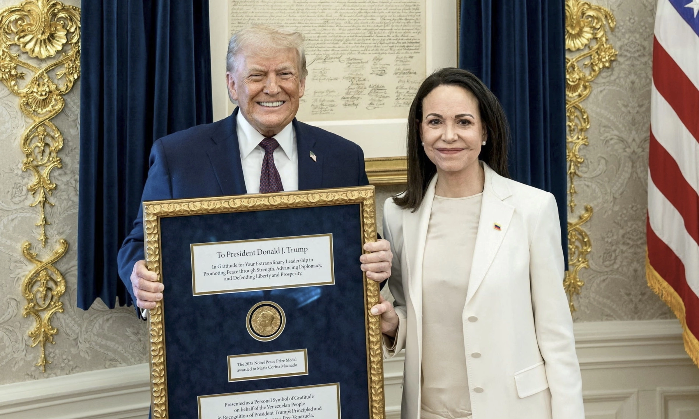 Tranh cãi việc ông Trump được tặng lại huy chương Nobel Hòa bình