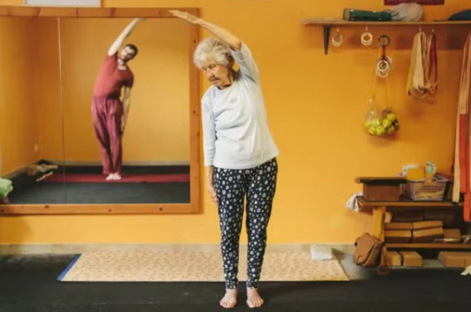 Bí quyết sống khỏe không cần phép màu của giáo viên yoga 102 tuổi