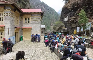 Bóc trần những cuộc cứu hộ giả, trục lợi chục triệu USD trên đỉnh Everest